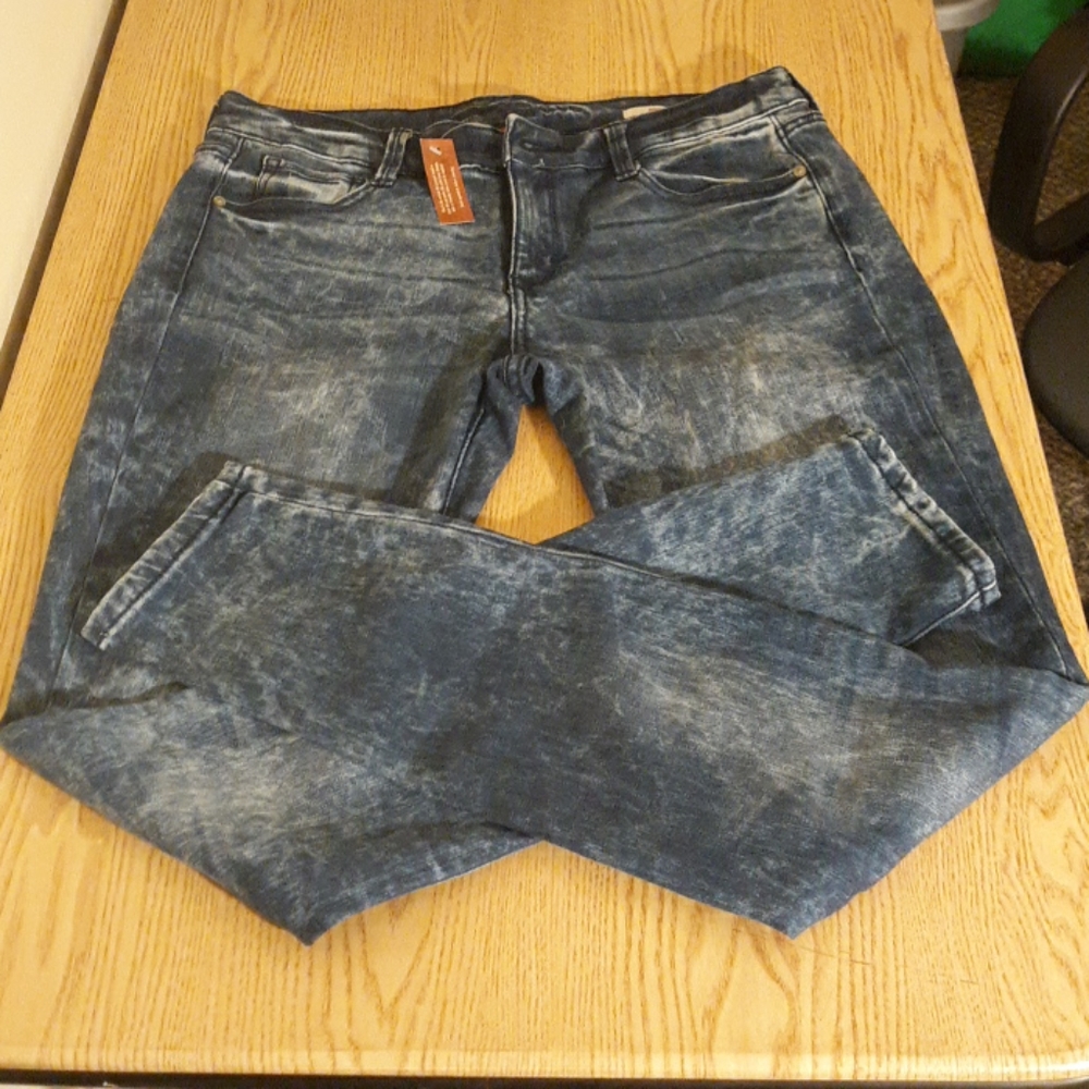 NWT Arizona jegging juniors size 11